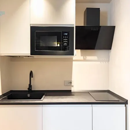 Imbriani 1 Tirabora Short Rent Apartment